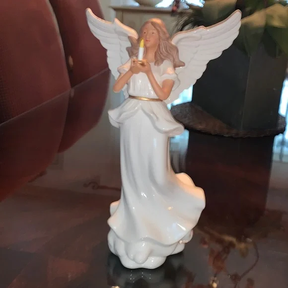 HOLIDAY PORCELAIN ANGEL BRAND NEW IN BOX - Picture 1 of 5